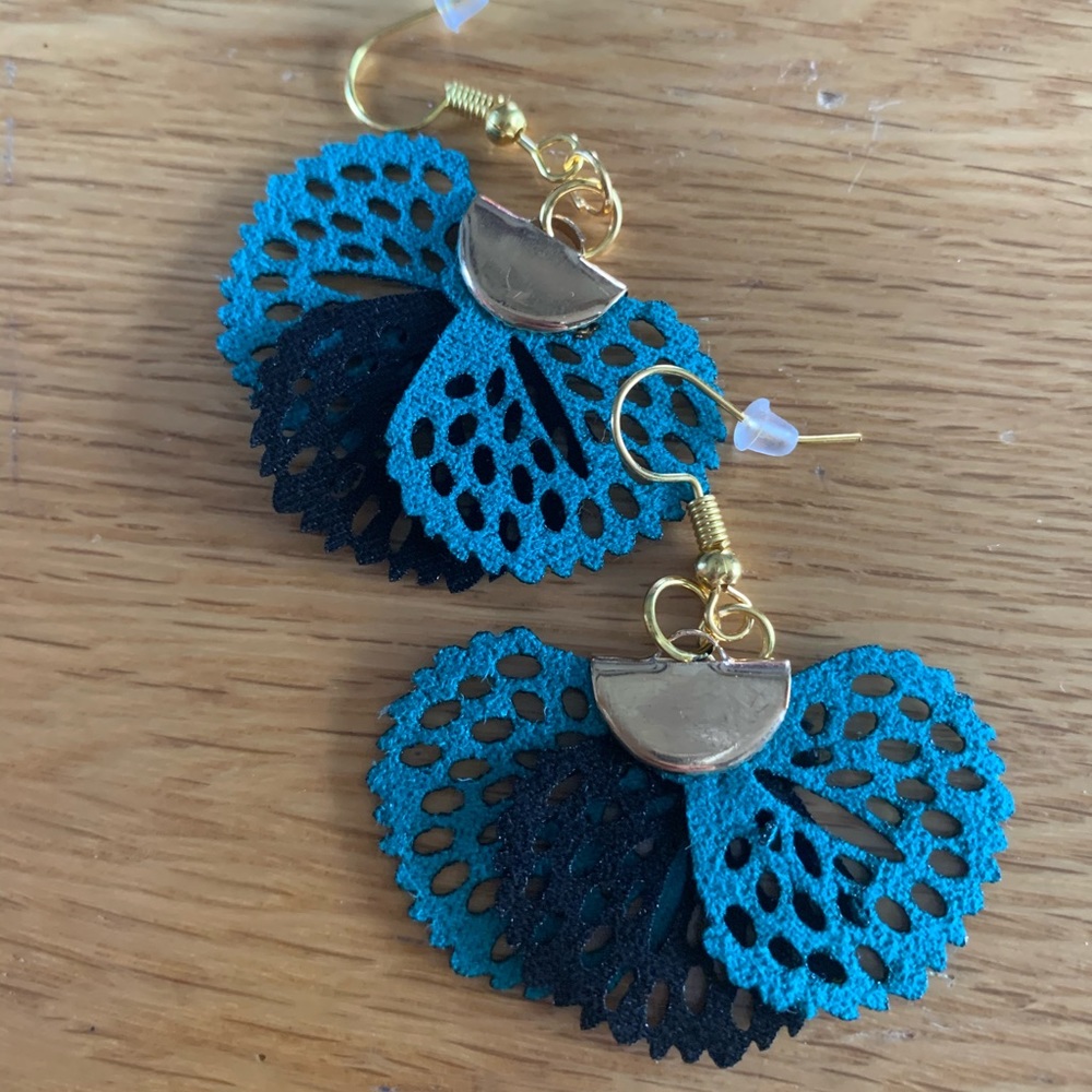 Fabric earrings like leather gold finish